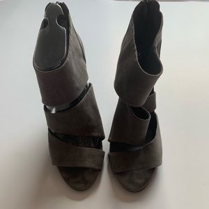 EUC Aldo Bowmer Wedges Size: 41 (11)